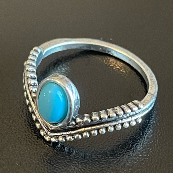 Turquoise stone princess crown ring - Picture 3 of 8
